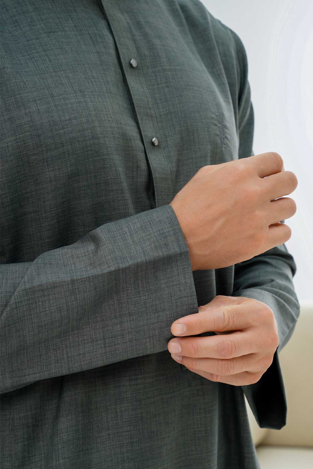 Green Metal Button Thobe