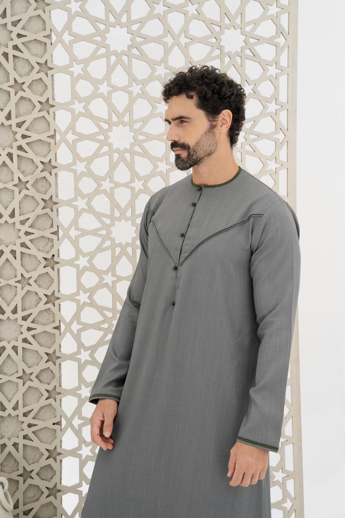 Emirati Grey Thobe