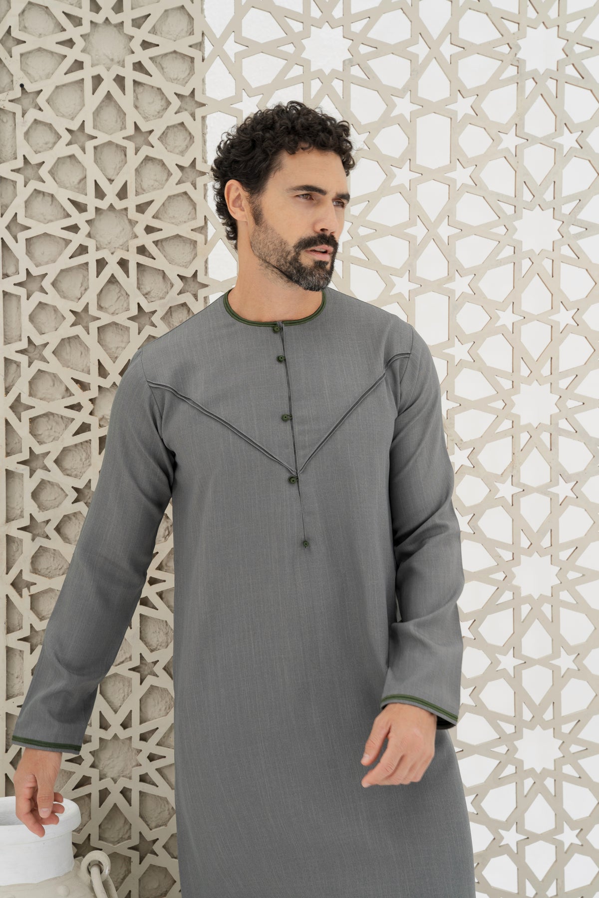 Emirati Grey Thobe