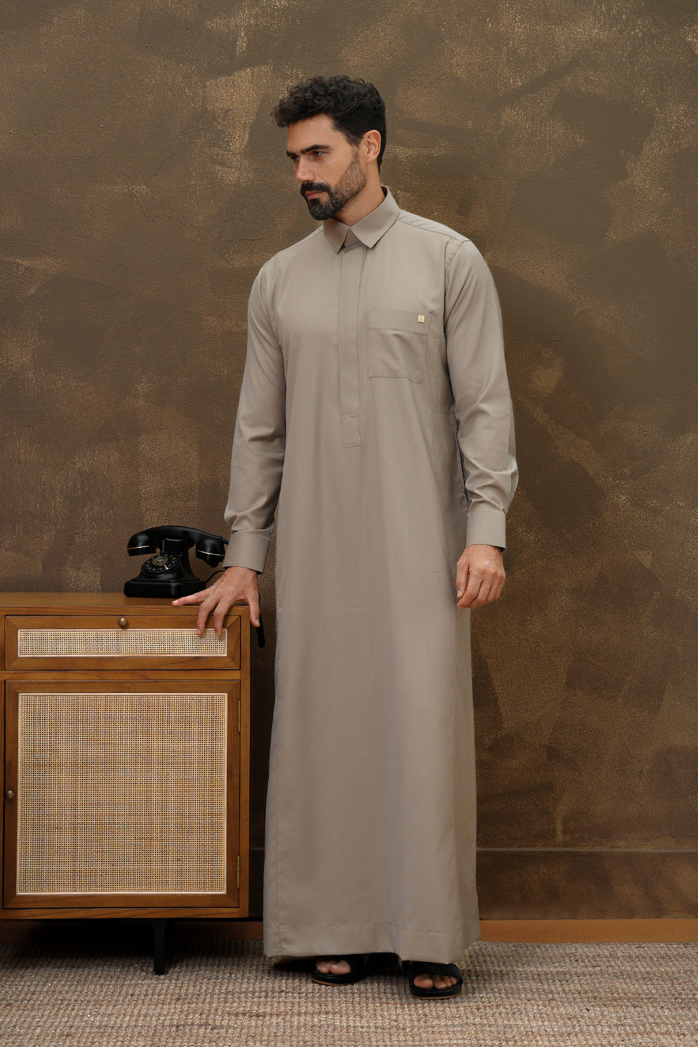 Qatari Taupe Thobe