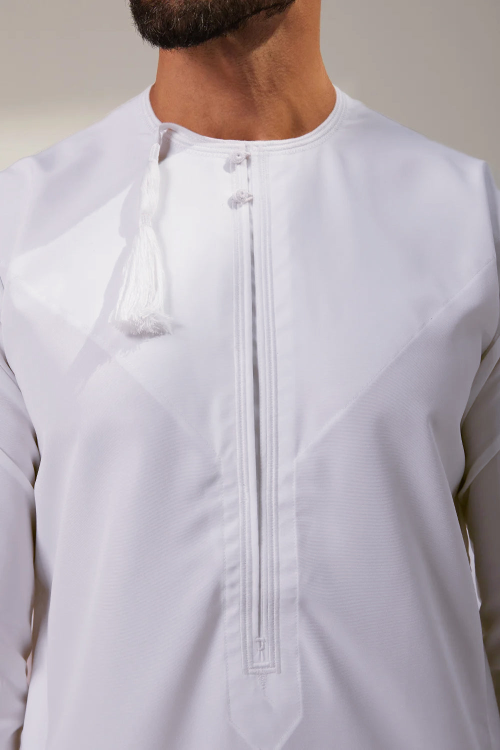 white and gold omani 3